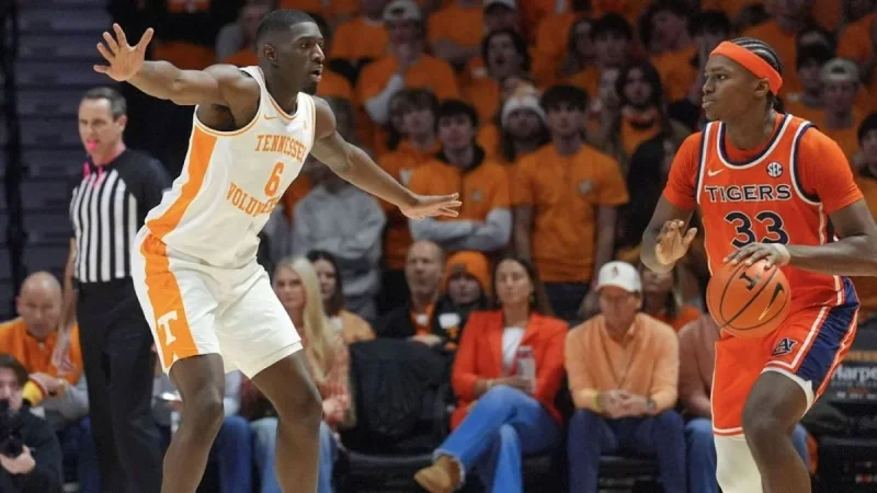 SEC Tournament 2026: Tennessee Stuns Auburn 72-62 on Nate Ament's 27-Point Return — Quarterfinals Set for Friday