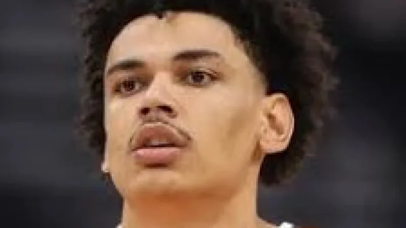 Kobe Sanders starts without Garland, and a rookie steps into the quiet pressure of Friday night
