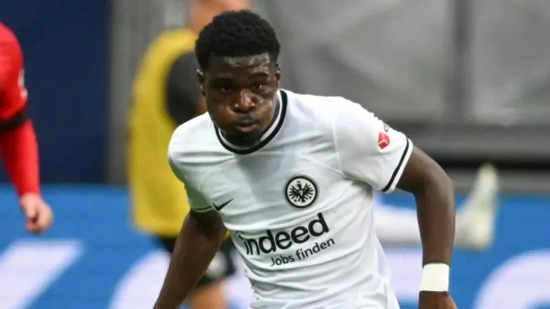 Mónaco – Stade Brestois: The match is framed as decisive, while Dina-Ebimbe recalls a deal that collapsed at the medical