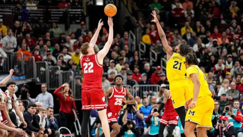 Bill Raftery and Ian Eagle Turn Austin Rapp’s 3-Point Burst Into a Big Ten Semifinal Moment