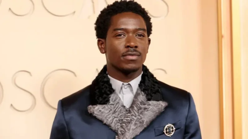 Damson Idris Wears Original Marquise Blue Diamond Brooch on Oscars Red Carpet