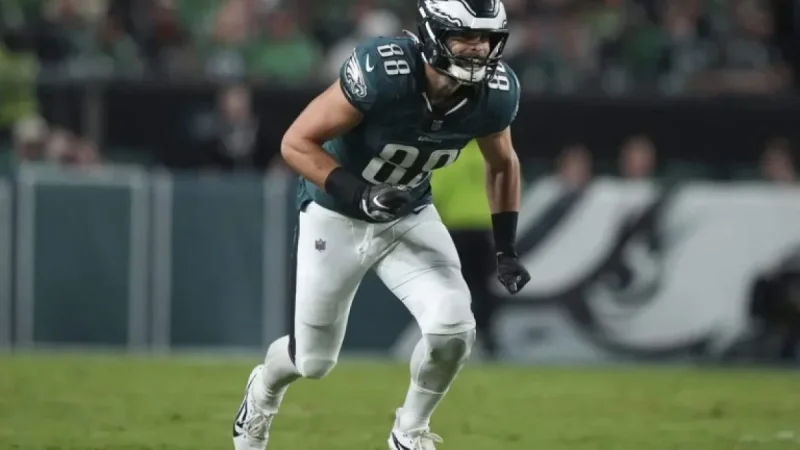 Eagles Secure Dallas Goedert with One-Year Extension: Sources
