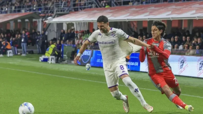 Fiorentina strike twice as Cremonese struggle to respond in live 0-2 swing