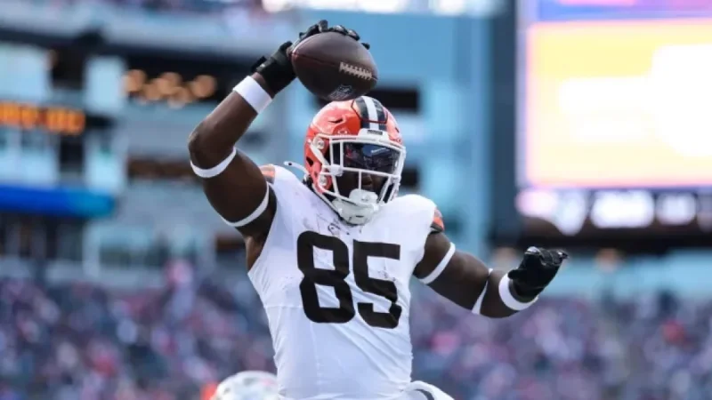 Top NFL Free Agents Patriots Can Still Sign