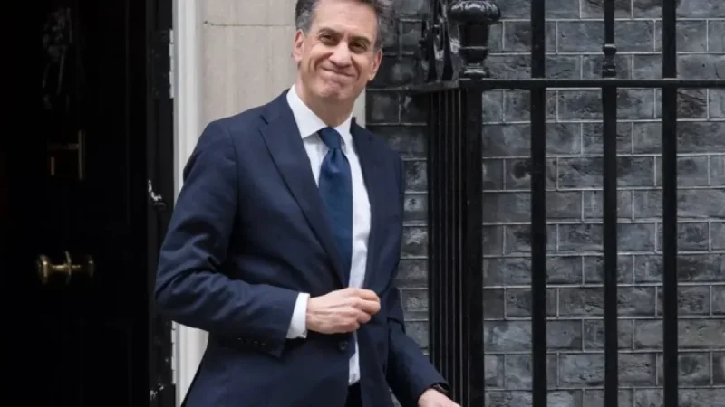 Nigel Cut My Bills: Reform’s Promise to Scrap VAT and Green Levies Stokes a New Energy Fight
