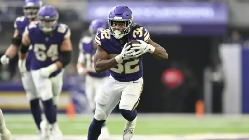 Ty Chandler signs with Saints as New Orleans keeps adding to the running back room