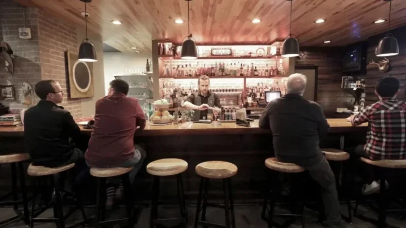Restaurants Adapt to Changing Drinking Trends