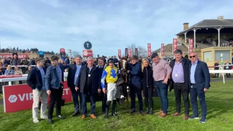 Kelso upset: World Of Fortunes’ three-mile return turns Beeswing into a statement win