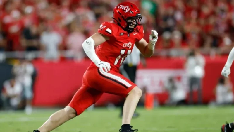 Chiefs Select Top Receiver, New Leo Chenal in ESPN Mock Draft