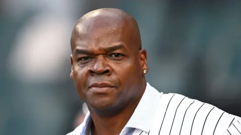 Frank Thomas Sues White Sox, Nike, Fanatics Over Jersey Sales Dispute