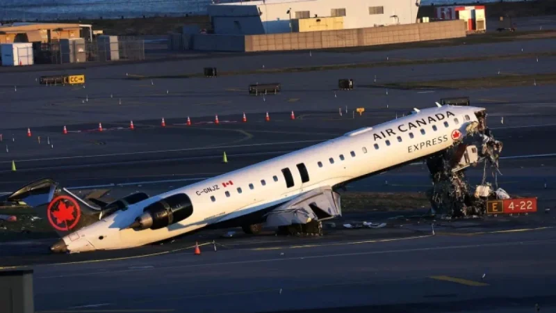LaGuardia Cockpit Recording Unveils Last Moments Before Crash