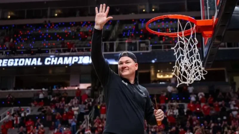 Arizona Extends Head Coach Tommy Lloyd’s Contract Through 2031 Season