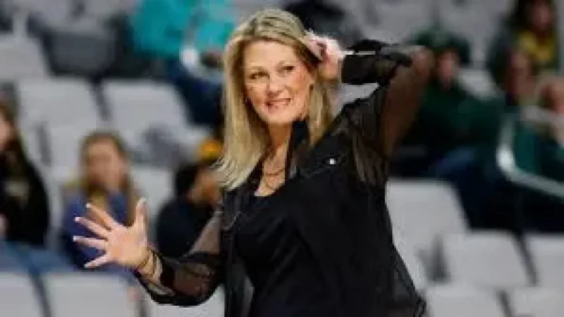 Ayla Guzzardo and the 3-signature shakeup in women’s college basketball