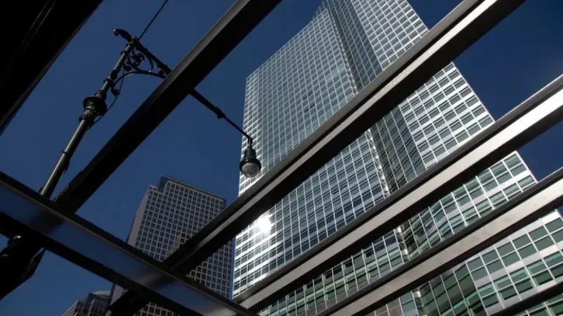 Goldman Eyes Private Credit Opportunities Amid Retail Retreat