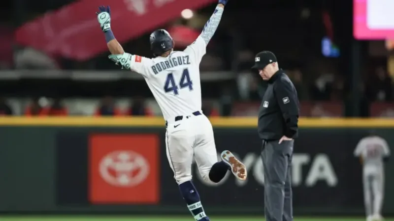 Mariners Standings: Cal Raleigh’s early slump and the pressure to turn it around