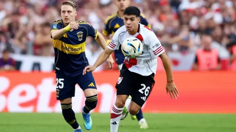 River Plate in 3 stark scenes: confetti, a Superclásico delay and a tribune fire