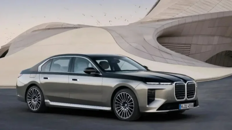2027 BMW 7 Series Unveils Luxurious Interior, Aligns with New i3