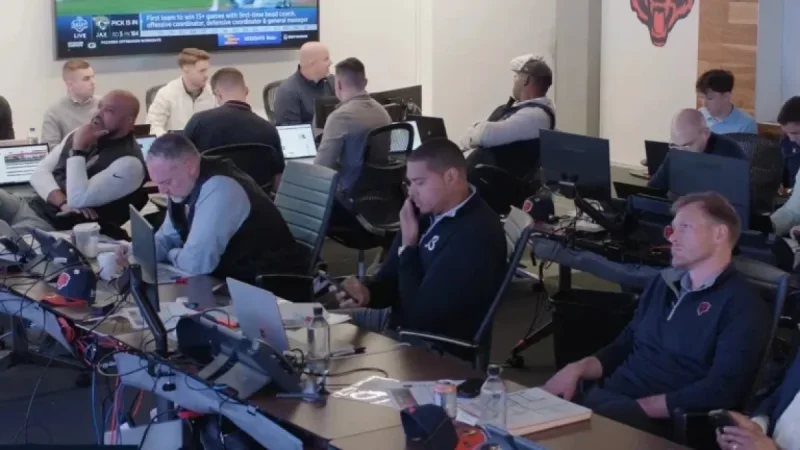 Future Hall of Fame GM Validates Chicago Bears’ 2026 Draft Strategy