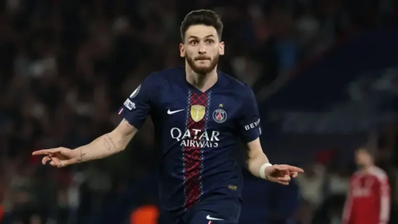 Kvaratskhelia stays put as father shuts down Arsenal transfer talk
