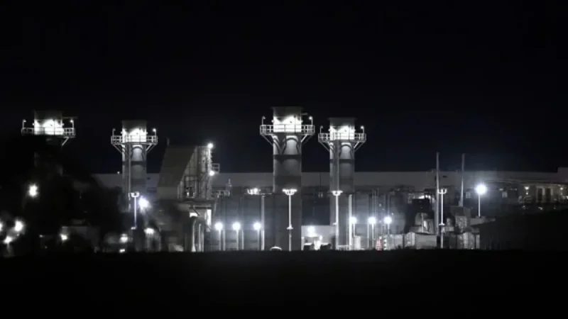 Texas: Data Centers and Home Builders Vie for Electricians