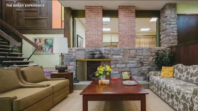 Christopher Knight Opens Brady House Tours at $300 Experience