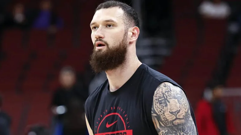 Sandro Mamukelashvili’s Minutes Fall to 11 and 13 for Toronto