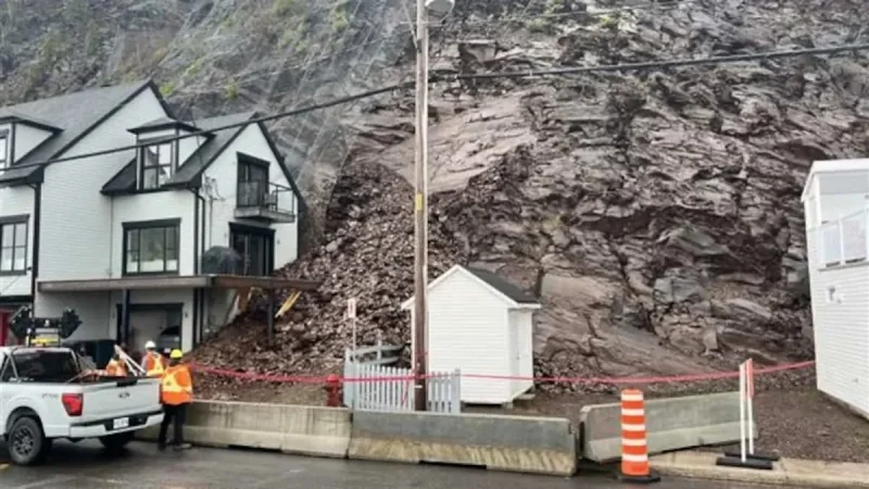 Ville de Lévis surveille un Glissement De Terrain près du 4174, rue Saint-Laurent