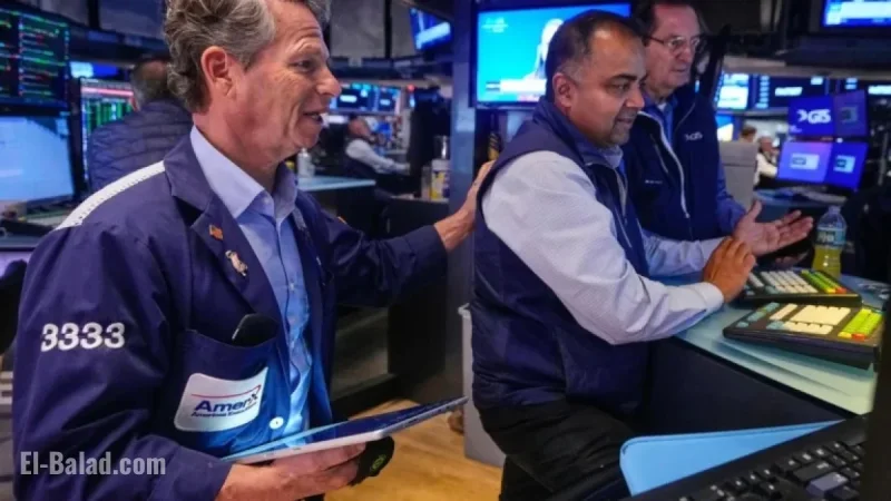 Apple Rally Boosts Wall Street to Near Record Highs
