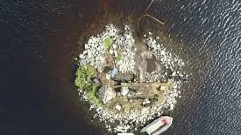 Archaeologists uncover 5,000-year timber platform in Loch Bhorgastail Stone Island Excavation
