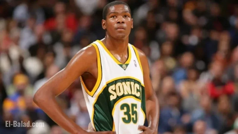 Kevin Durant Sends Good Luck to Mariners After Spotting Sonics Jersey