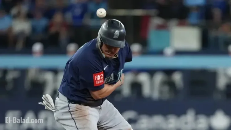 Mariners’ Josh Naylor Leaps to Intercept Throw in ALCS Game 7