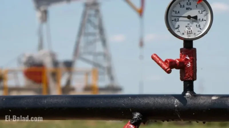 Oil Prices Decline Amid Eased Conflicts and Emerging Supply Glut