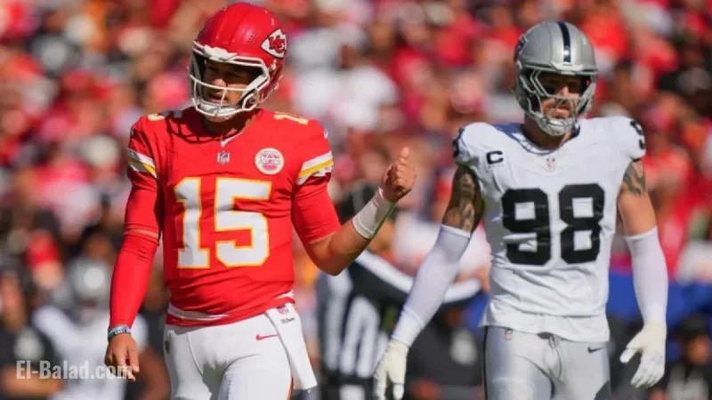 Patrick Mahomes, Chiefs Execute Bold Trick Play for Key First Down vs. Raiders