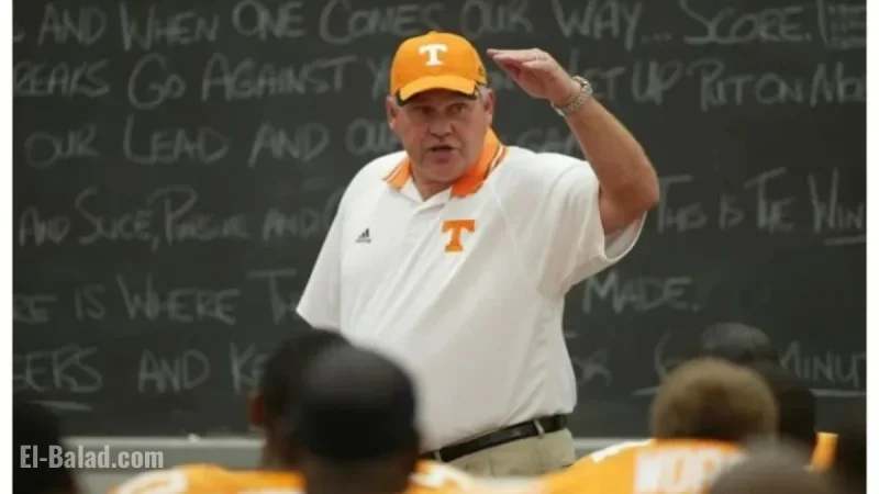 Phillip Fulmer Receives Prestigious Paul “Bear” Bryant Lifetime Achievement Award