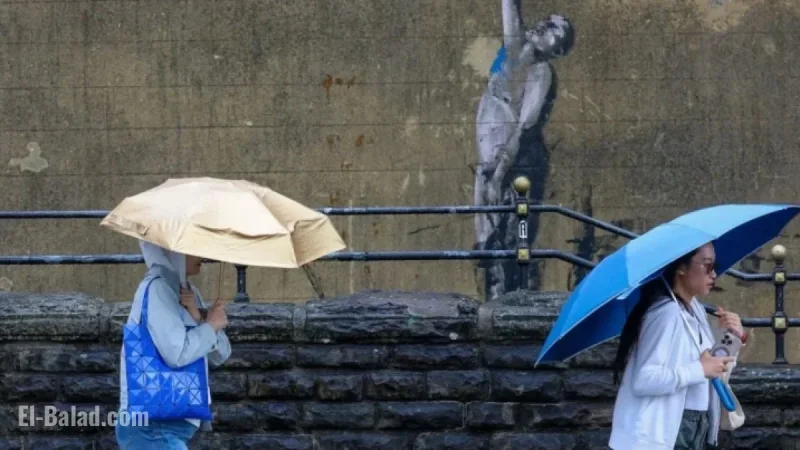 South West Faces Thunderstorms, Strong Winds, and Showers Forecast