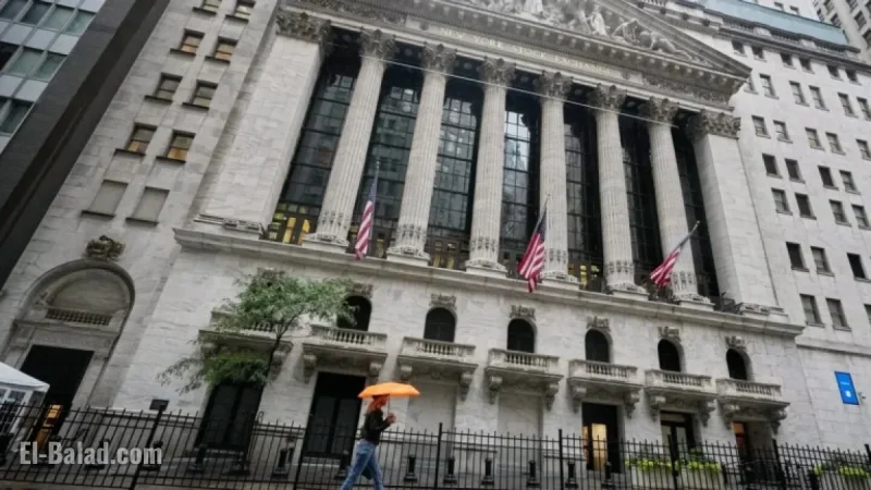 Wall Street Climbs, Ending Best Week in Two Months as Bank Stocks Stabilize