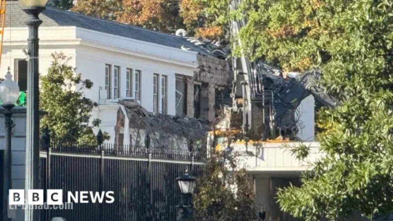 White House Demolishes East Wing Section for Trump Ballroom Construction