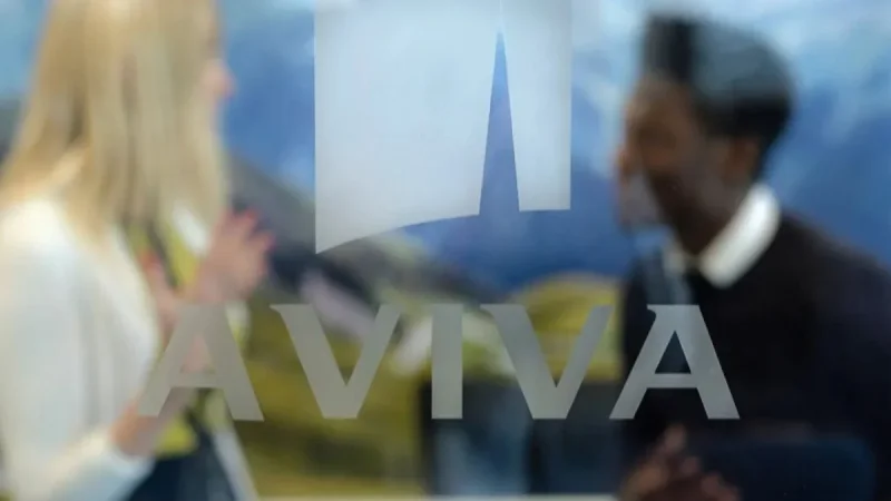 Jefferies cuts Aviva to hold with GBX 637 target — Legal And General