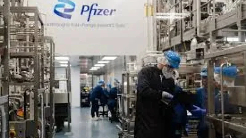 Pfizer Eyes Flat Revenue as Pfe Stock Slips 5.2%