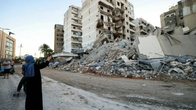 Israel strikes Beirut suburb in 10-minute Lebanon barrage