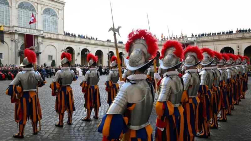 Jules Répond designed the Swiss Guard uniform, officialized in 1914 — Pape Léon Xiv