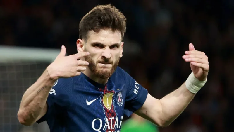 Khvicha Kvaratskhelia Scores Twice in PSG's 5-4 Win