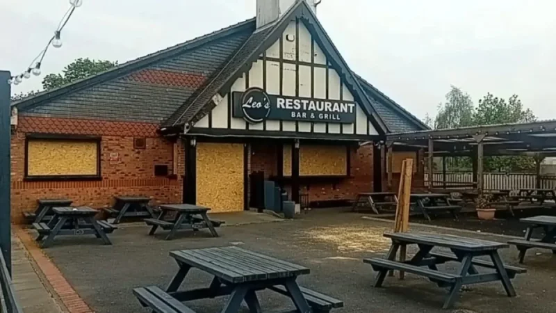 Leo’s Bar and Grill boarded up in Haydock, St Helens Star reports