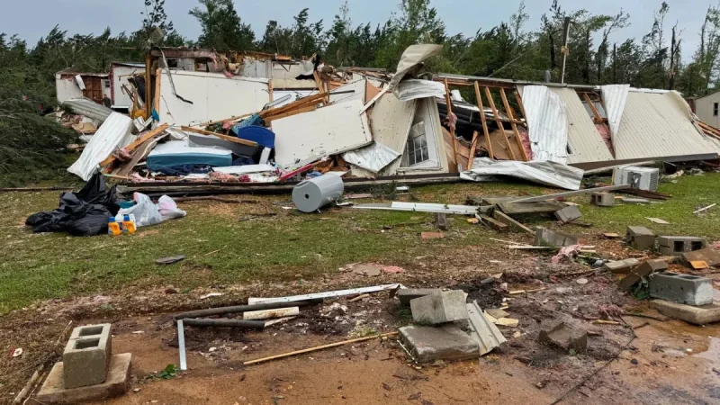 Mississippi Tornadoes Leave Residents Sifting Through Debris