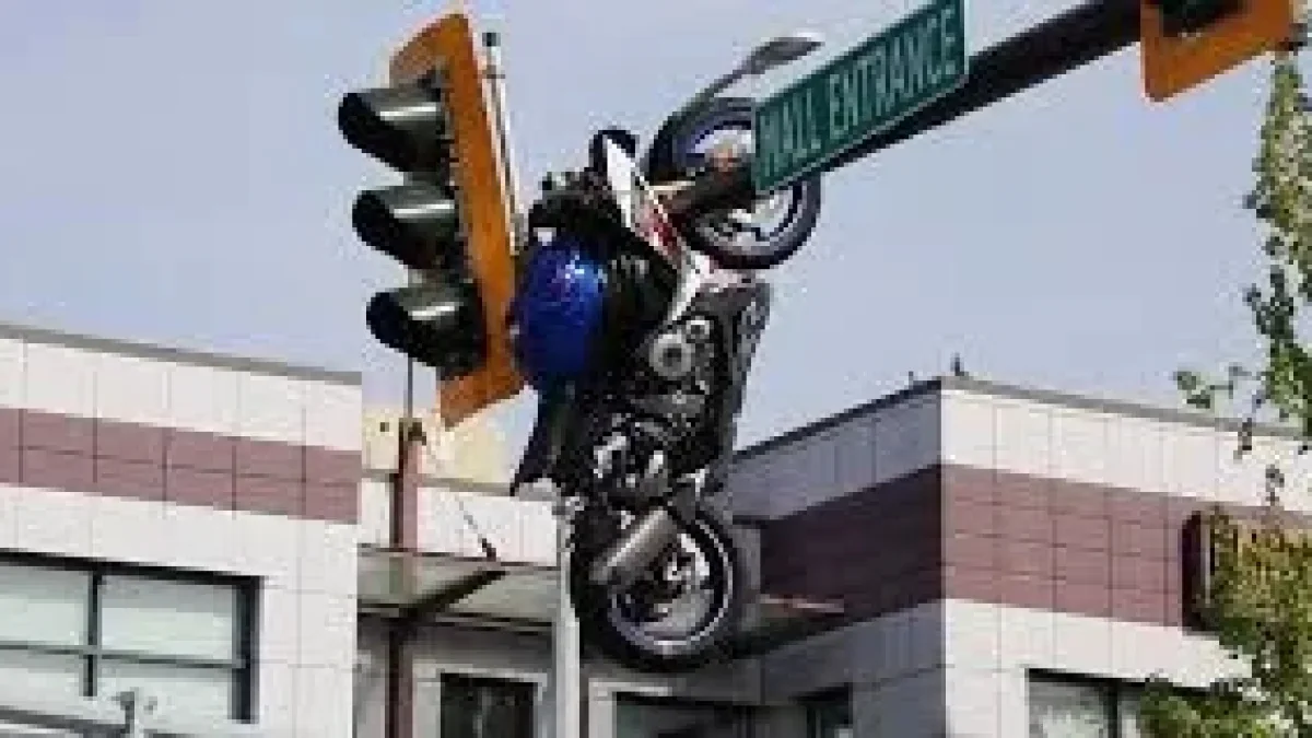 Delta Police Cite Speed in Motorcycle Hanging From Traffic Light Crash ...