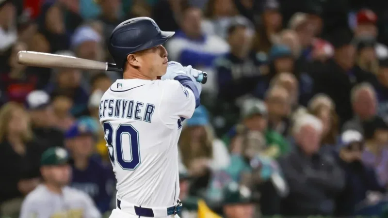 Rob Refsnyder Hits .101 as Mariners Slump Deepens