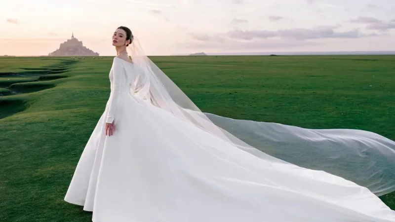 Ming Xi Marries at Mont Saint Michel Abbey in First Wedding