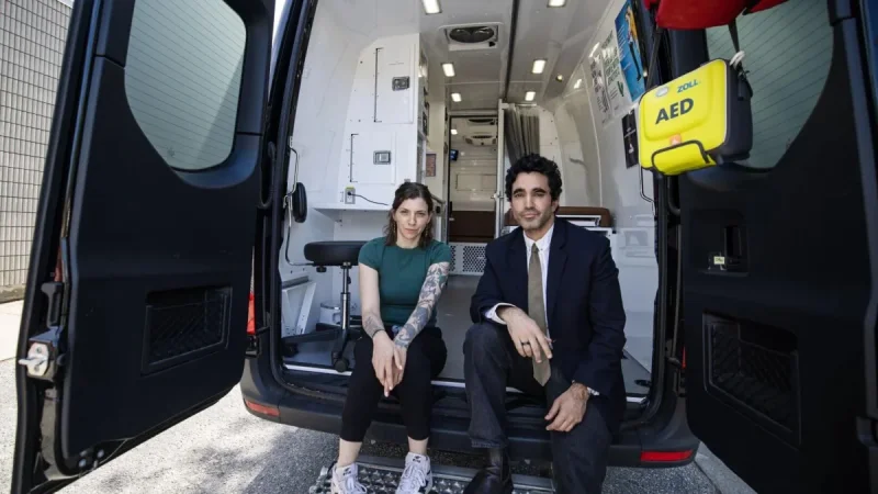 Uhn and Toronto Public Library launch one mobile clinic at Sanderson branch
