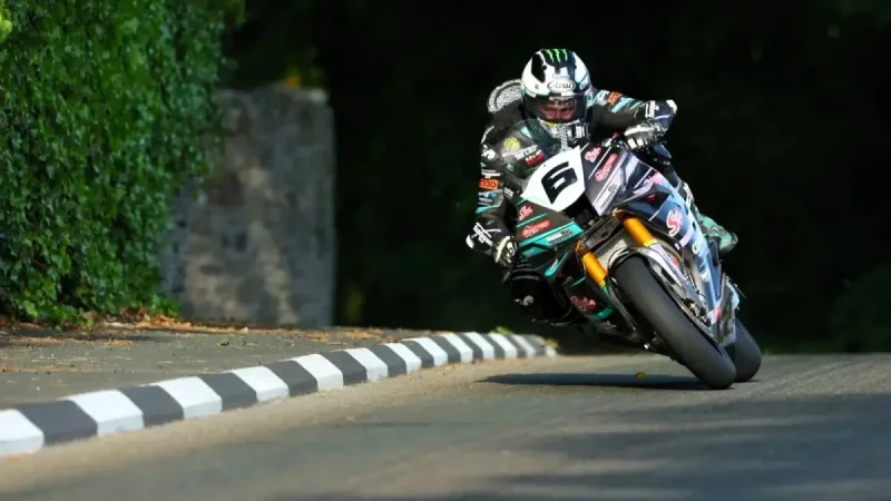 Senior TT Red-Flagged on Lap 2 in Isle Of Man Tt Delay