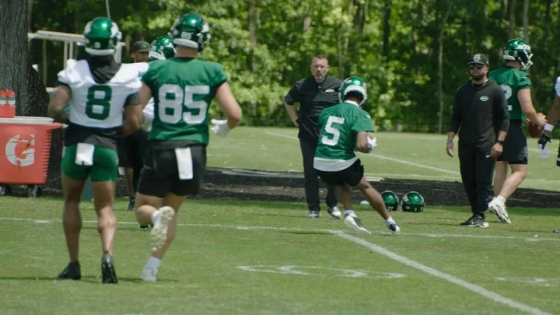 Geno Smith Says Jets Reunion Needs Daily Work, Not Movies